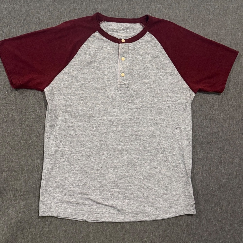 American Eagle Mens XL Henley Shirt Short Sleeve Raglan Grey Burgundy Heathered